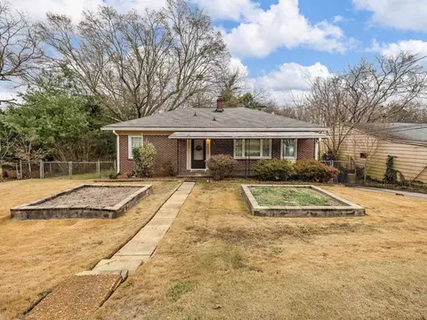 5 Camelot Ln, Greenville, SC 29611