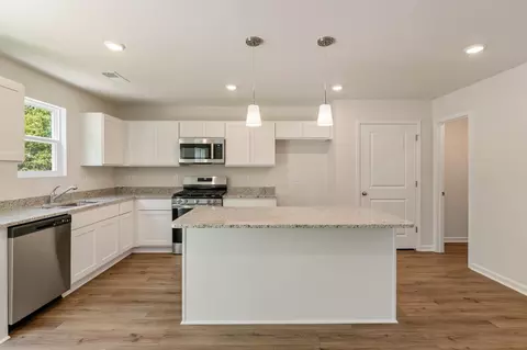 Kitchen - 397 Prosperity Ln, Moore, SC 29369 photo 2 of 4