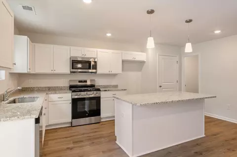 Kitchen - 389 Prosperity Ln, Moore, SC 29369 photo 3 of 4
