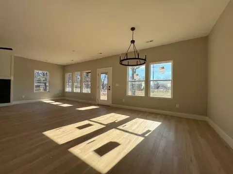 Living - 1507 Settle Rd, Inman, SC 29349 photo 4 of 5