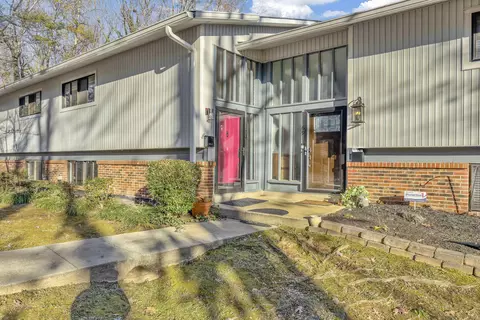 70 Briarview Cir, Greenville, SC 29615