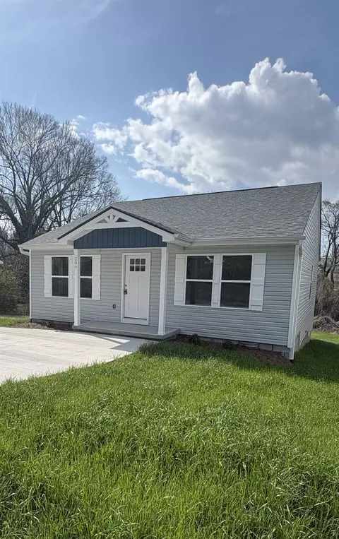209 W Claremont St, Gaffney, SC 29340