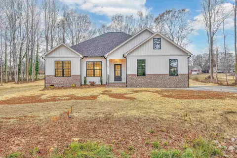 107 Shoreham Dr, Inman, SC 29349