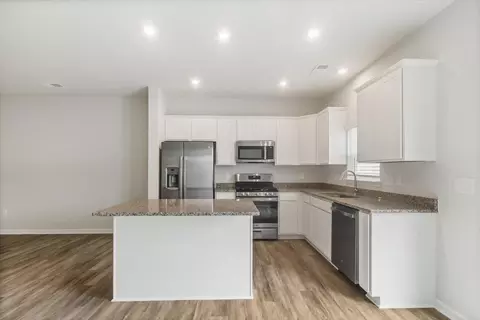 Kitchen - 161 Randwick Ln, Greer, SC 29651 photo 4 of 6