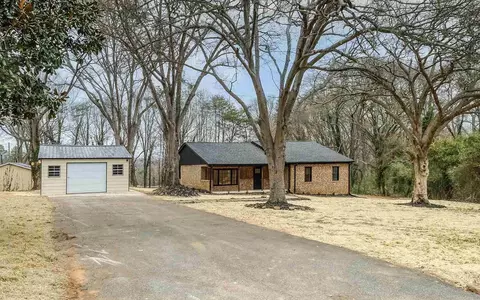 231 Ranch Rd, Spartanburg, SC 29303