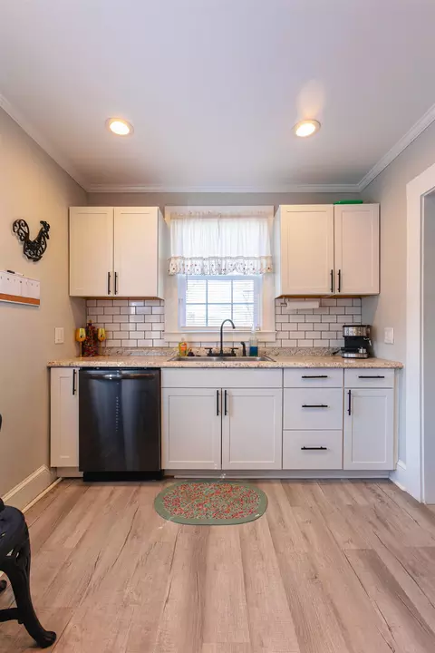Kitchen - 604 E Jefferies St, Gaffney, SC 29340 photo 3 of 4
