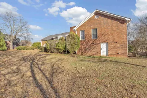 Exterior - 123 Blairfield Ct, Moore, SC 29369 photo 4 of 9