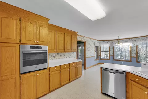 Kitchen - 123 Blairfield Ct, Moore, SC 29369 photo 2 of 3