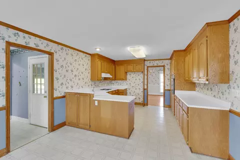 Kitchen - 123 Blairfield Ct, Moore, SC 29369 photo 3 of 3