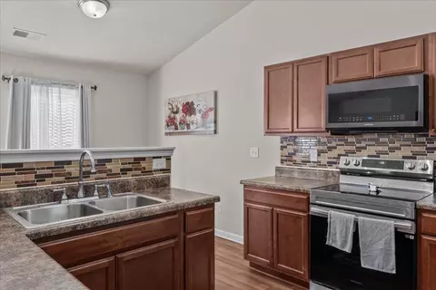 Kitchen - 908 Echo Ridge Dr, Duncan, SC 29334 photo 3 of 3