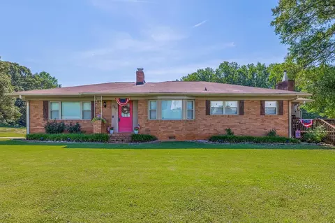 847 Harvey Rd, Greer, SC 29651