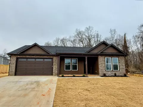 667 Foster Dr, Spartanburg, SC 29301