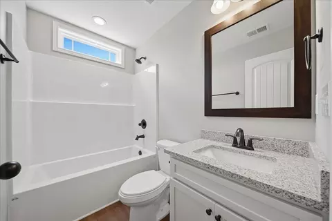 Bath - 101 Crooked Tree Dr, Gaffney, SC 29341 photo 1 of 4