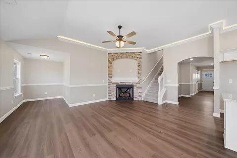 Living - 101 Crooked Tree Dr, Gaffney, SC 29341 photo 3 of 5