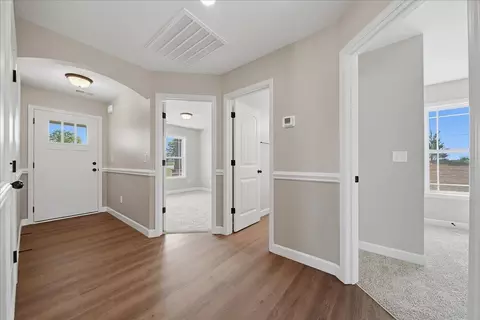 Entry Way - 101 Crooked Tree Dr, Gaffney, SC 29341 photo 2 of 3