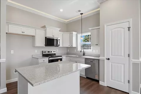 Kitchen - 101 Crooked Tree Dr, Gaffney, SC 29341 photo 2 of 2