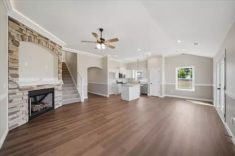 Living - 101 Crooked Tree Dr, Gaffney, SC 29341 photo 4 of 5