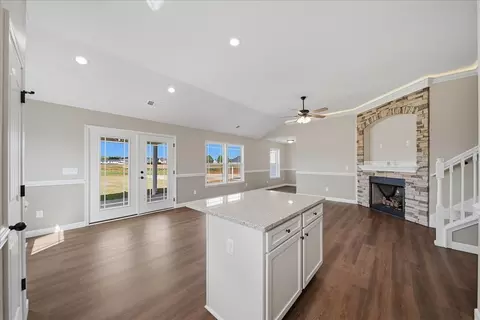 Living - 101 Crooked Tree Dr, Gaffney, SC 29341 photo 1 of 5
