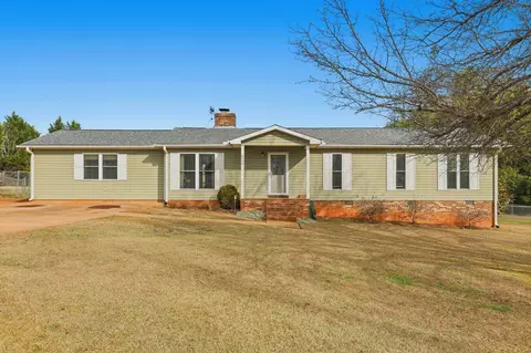 6404 Greenfield Dr, Spartanburg, SC 29303