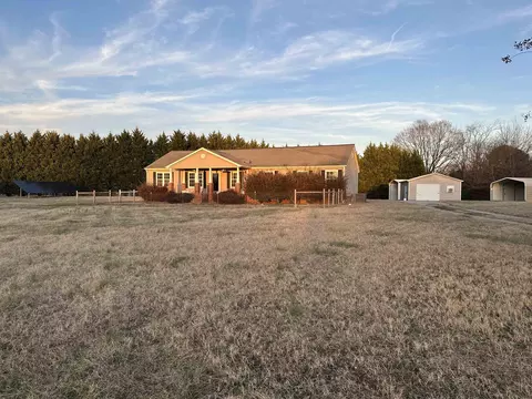 676 Buck Shoals Rd, Gaffney, SC 29341