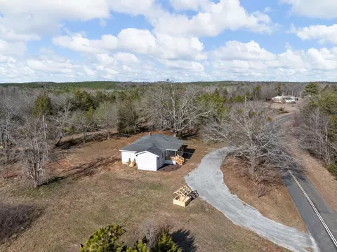 737 Lowrys Rd, Gaffney, SC 29340 photo 2
