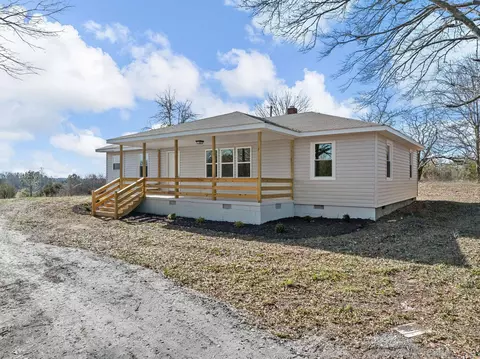 737 Lowrys Rd, Gaffney, SC 29340 photo 4