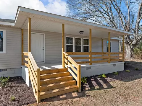 737 Lowrys Rd, Gaffney, SC 29340 photo 5