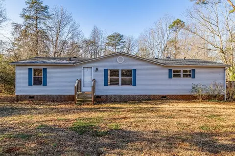 514 Dewaynes Dr, Wellford, SC 29385