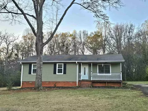 513 E Turner St, Landrum, SC 29356