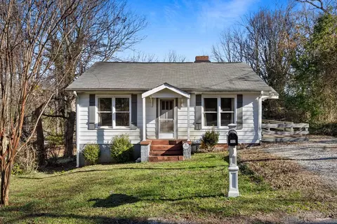 102 Aladdin St, Greenville, SC 29609