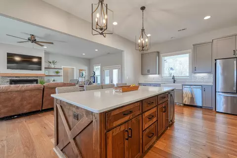 Kitchen - 899 Hampton Rd, Lyman, SC 29365 photo 2 of 7