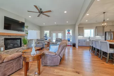 Living - 899 Hampton Rd, Lyman, SC 29365 photo 3 of 5