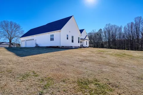 Exterior - 899 Hampton Rd, Lyman, SC 29365 photo 6 of 10
