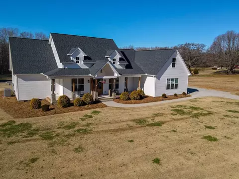 Exterior - 899 Hampton Rd, Lyman, SC 29365 photo 7 of 10