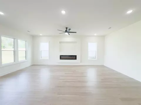 Living - 250 Artisan Dr, Lyman, SC 29365 photo 2 of 5