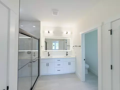 Bath - 250 Artisan Dr, Lyman, SC 29365 photo 4 of 8