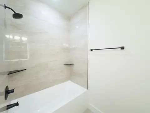 Bath - 250 Artisan Dr, Lyman, SC 29365 photo 2 of 8