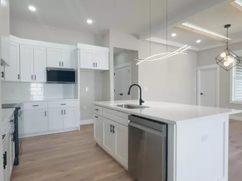 Kitchen - 242 Artisan Dr, Lyman, SC 29365 photo 4 of 4