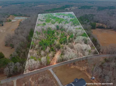 1611 Stewart Rd, Woodruff, SC 29388