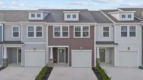 517 W Norvell Ct, Spartanburg, SC 29307