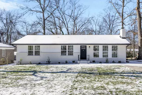 5 Brewster Dr, Taylors, SC 29687
