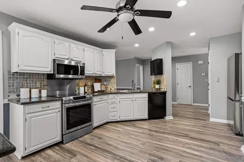 Entry Way - 7 Murraymill Ct, Mauldin, SC 29662 photo 2 of 4