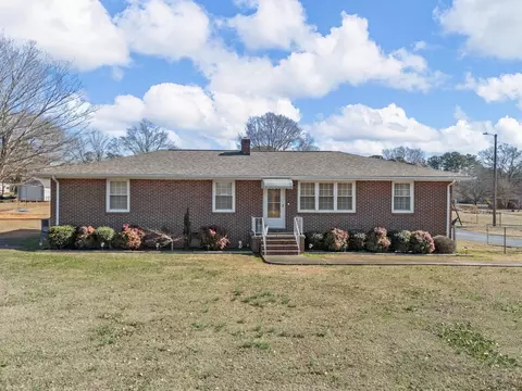 131 Bennett Cir, Spartanburg, SC 29307