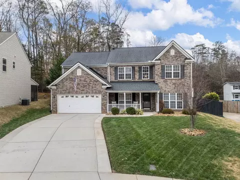 55 Killarney Ln, Greer, SC 29650