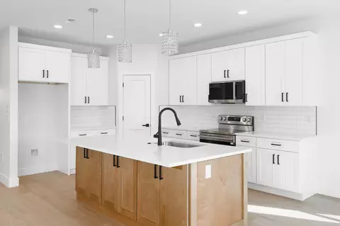 Kitchen - 931 Ferree Rd, Campobello, SC 29322 photo 1 of 2