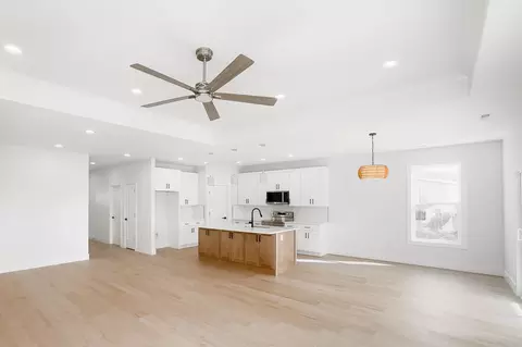Living - 931 Ferree Rd, Campobello, SC 29322 photo 5 of 7