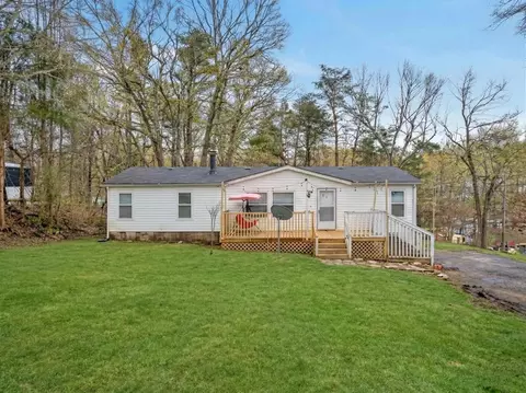 516 Green Willow Dr, Inman, SC 29349