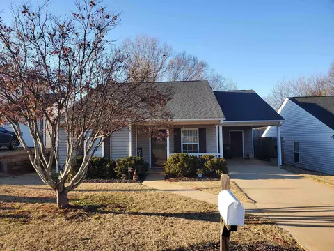 909 Emerald Springs Dr, Boiling Springs, SC 29316