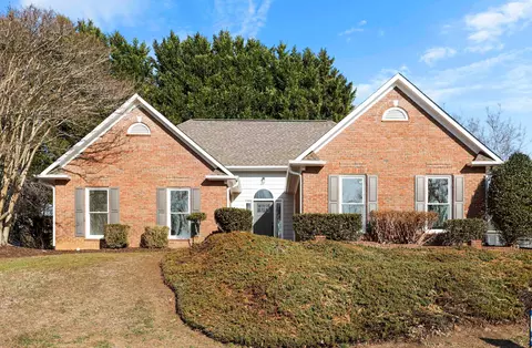 225 Georgetown Ct, Moore, SC 29369