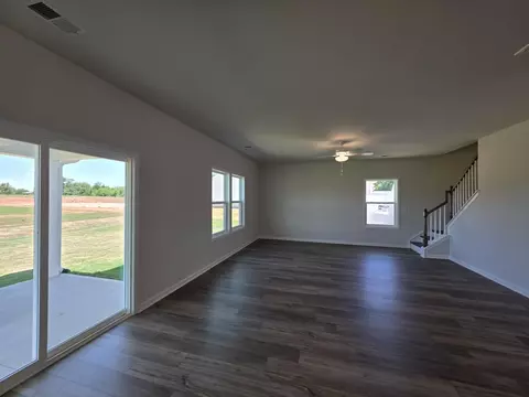 Living - 418 Dodger Ave, Chesnee, SC 29323 photo 1 of 3